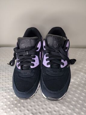 Nike Air Max Basketball Shoe Women Black Used Size 8